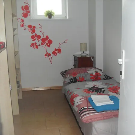 Rekreacny Dom Pod Bezovcom *